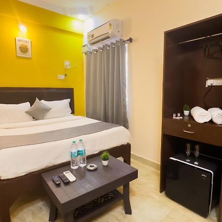Hotel Candolim Aloft Bagian luar foto