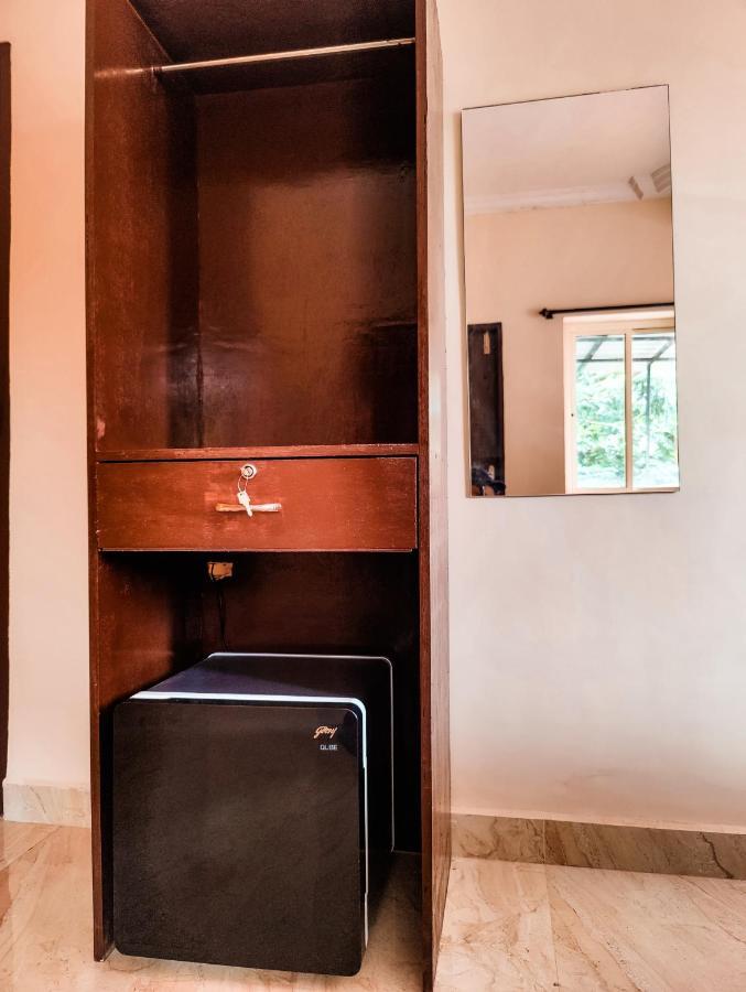 Hotel Candolim Aloft Bagian luar foto