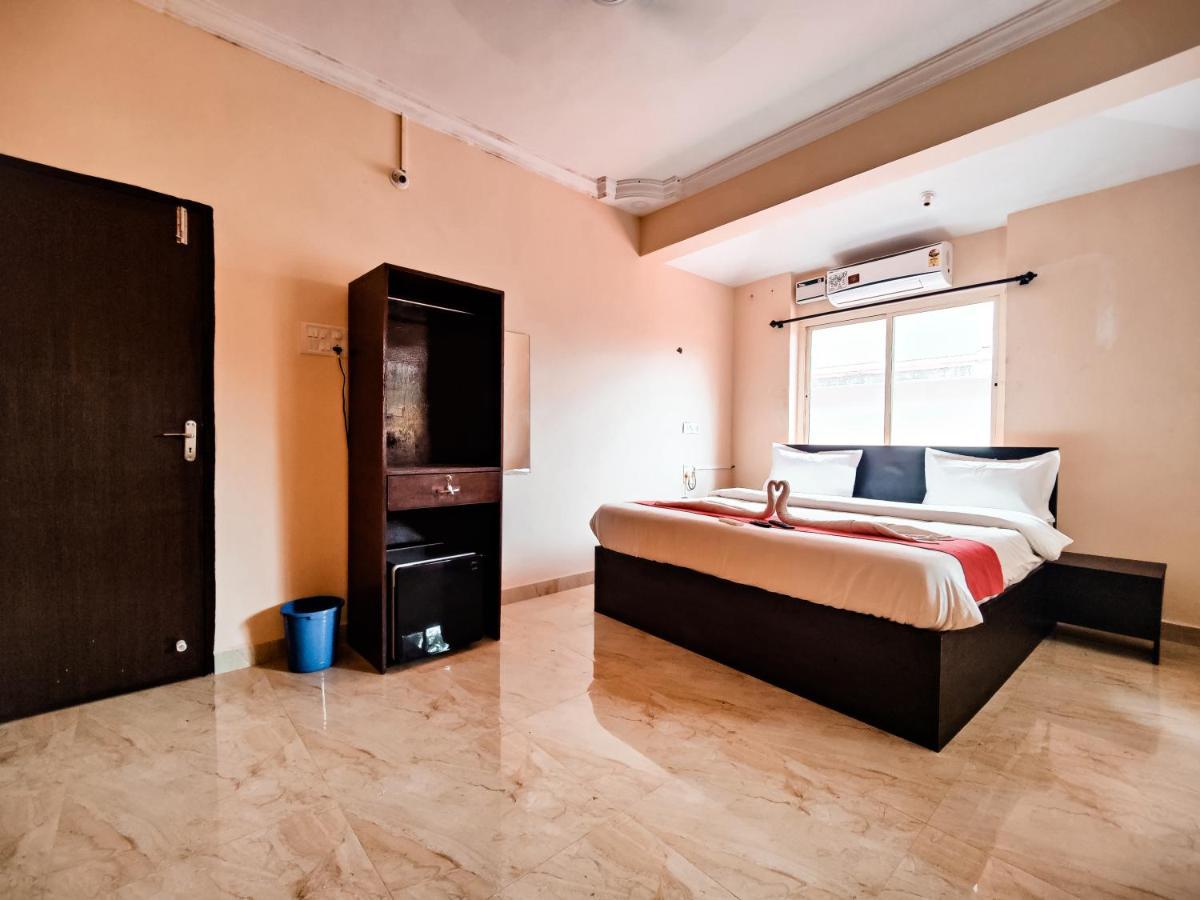 Hotel Candolim Aloft Bagian luar foto