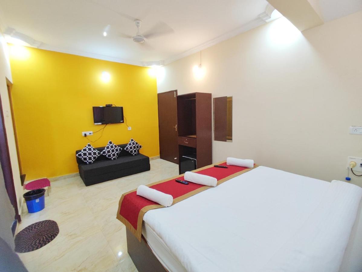 Hotel Candolim Aloft Bagian luar foto