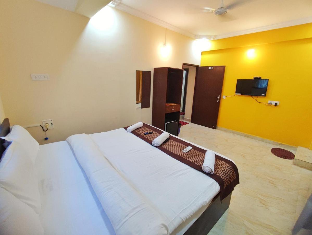 Hotel Candolim Aloft Bagian luar foto