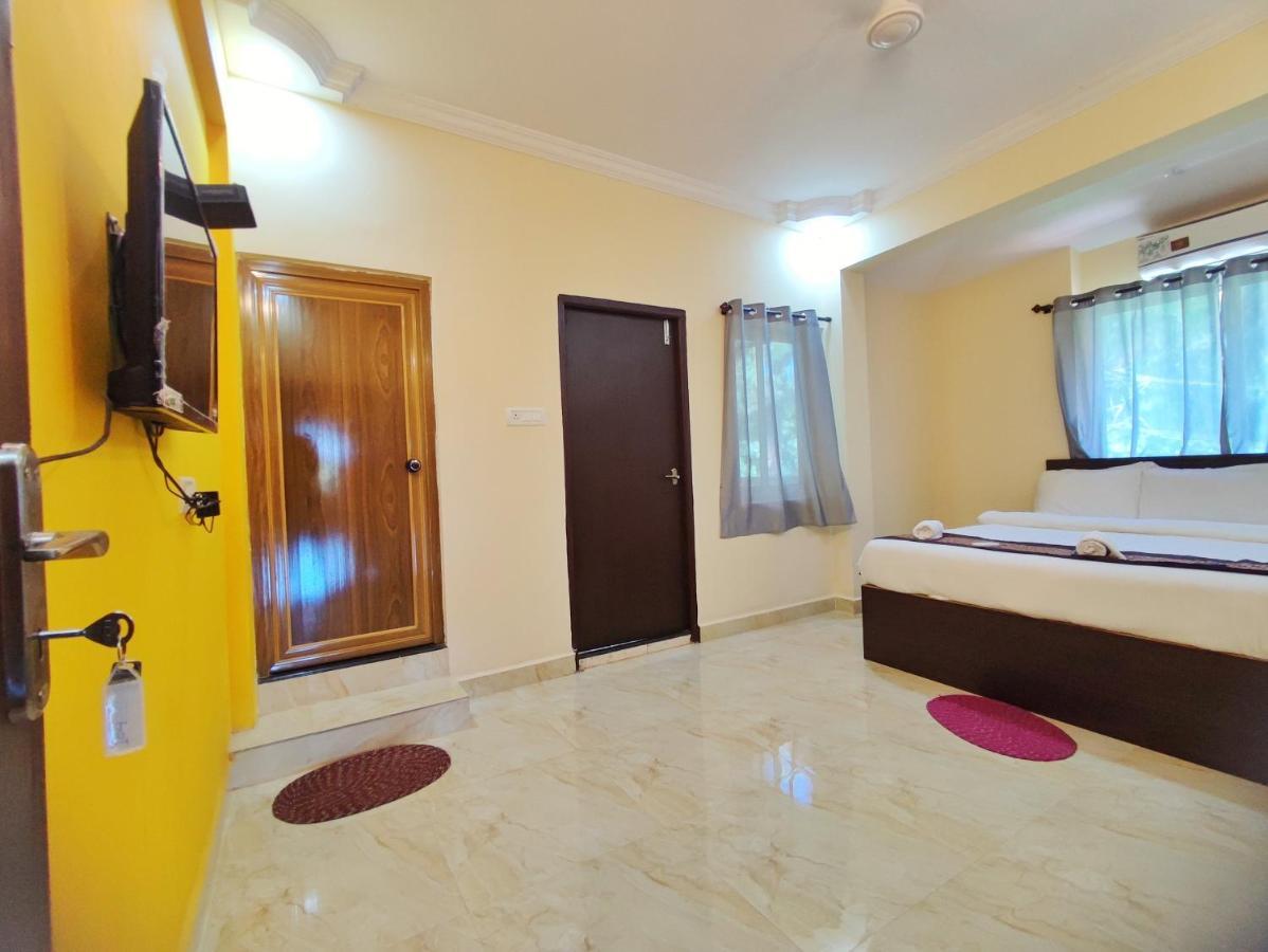 Hotel Candolim Aloft Bagian luar foto