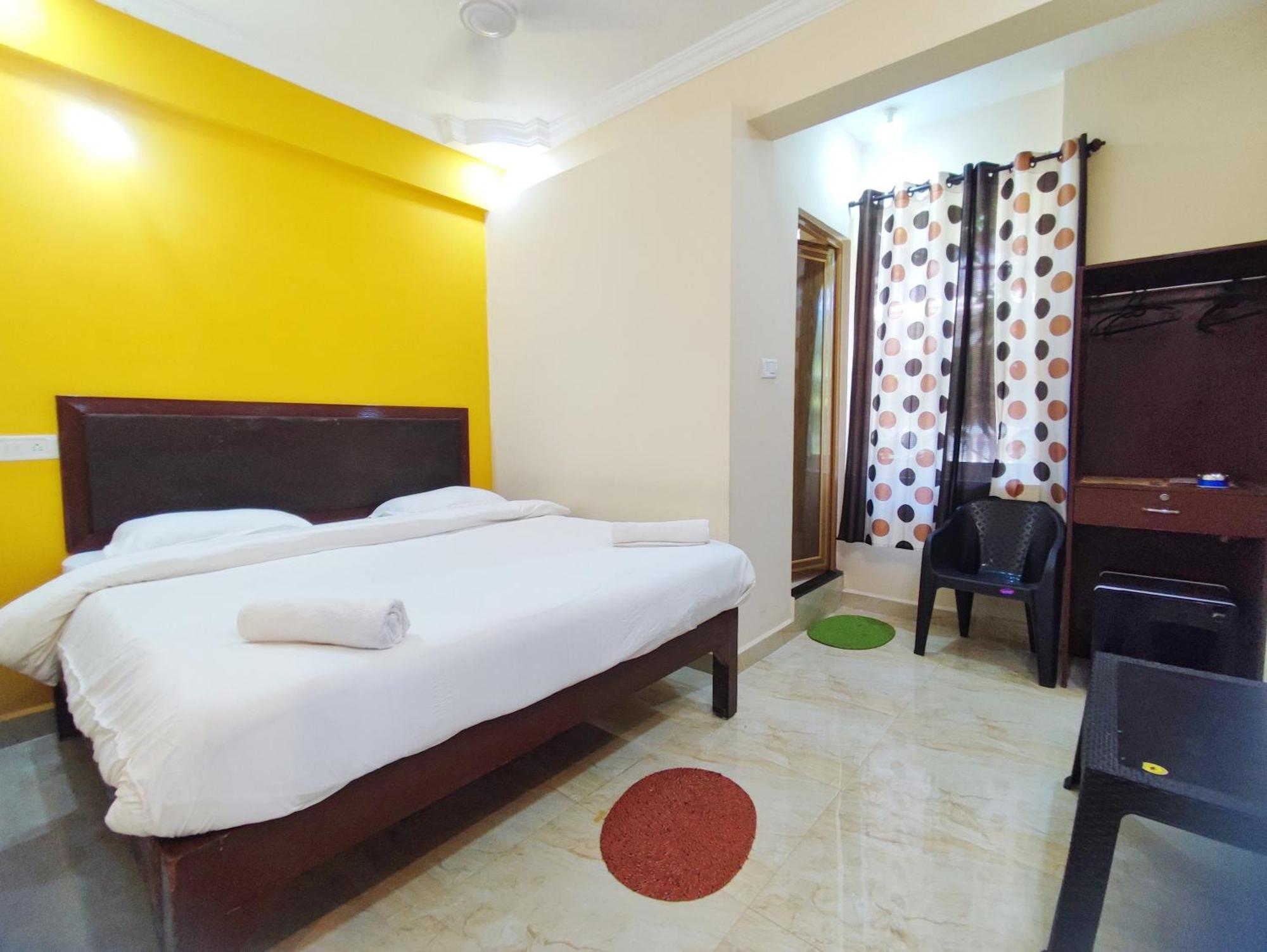 Hotel Candolim Aloft Bagian luar foto