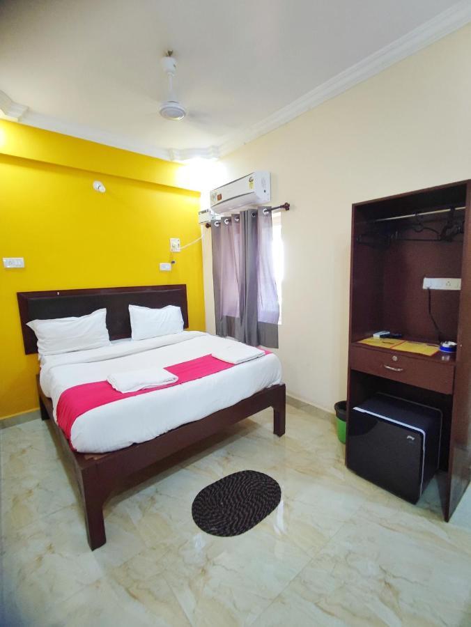 Hotel Candolim Aloft Bagian luar foto