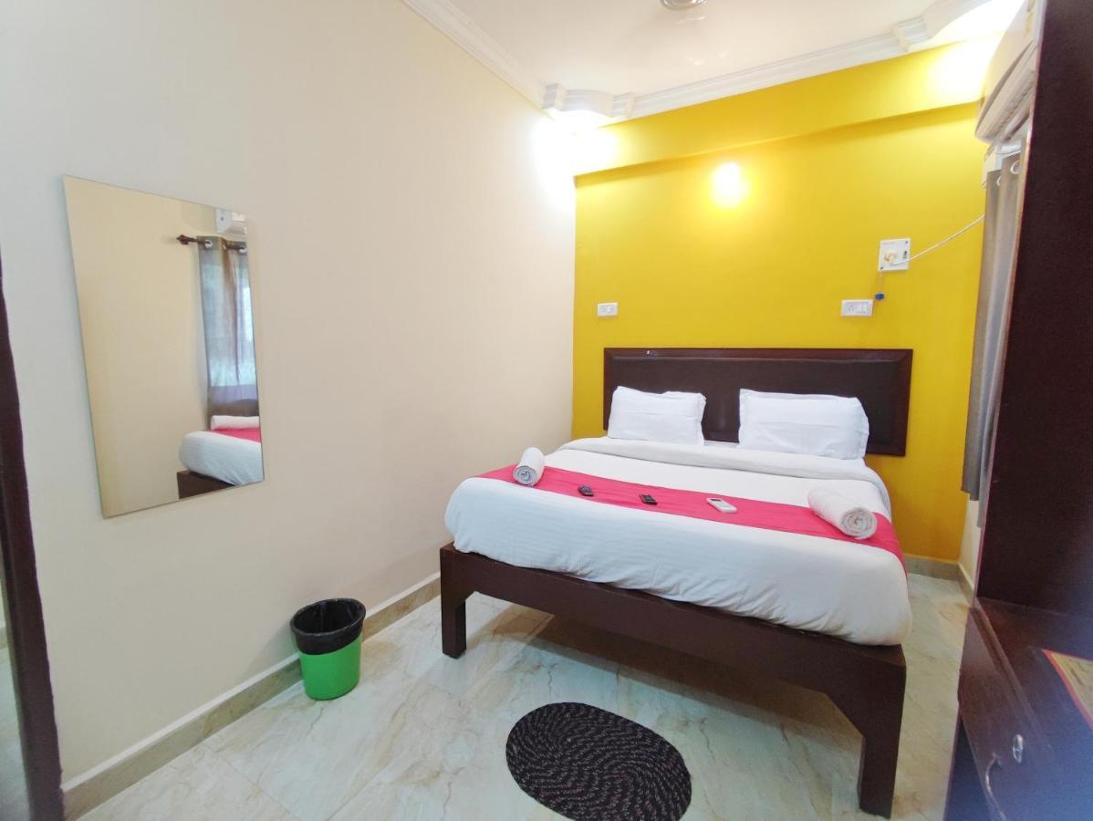 Hotel Candolim Aloft Bagian luar foto