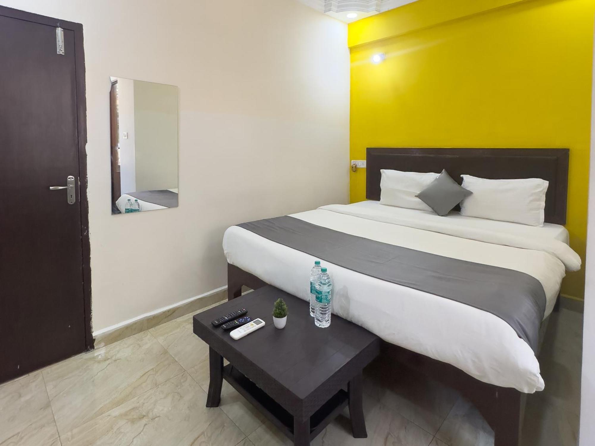 Hotel Candolim Aloft Bagian luar foto