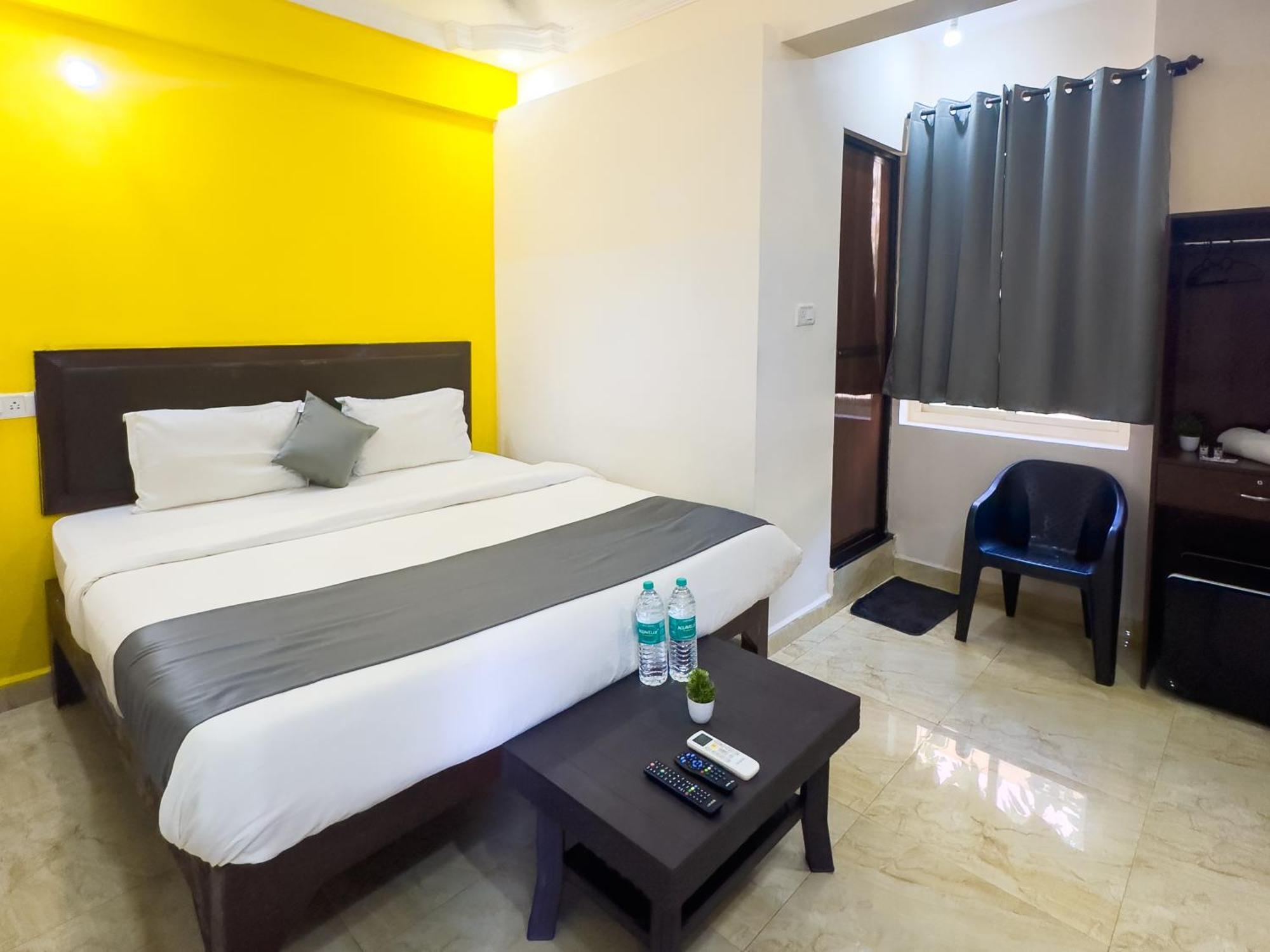 Hotel Candolim Aloft Bagian luar foto