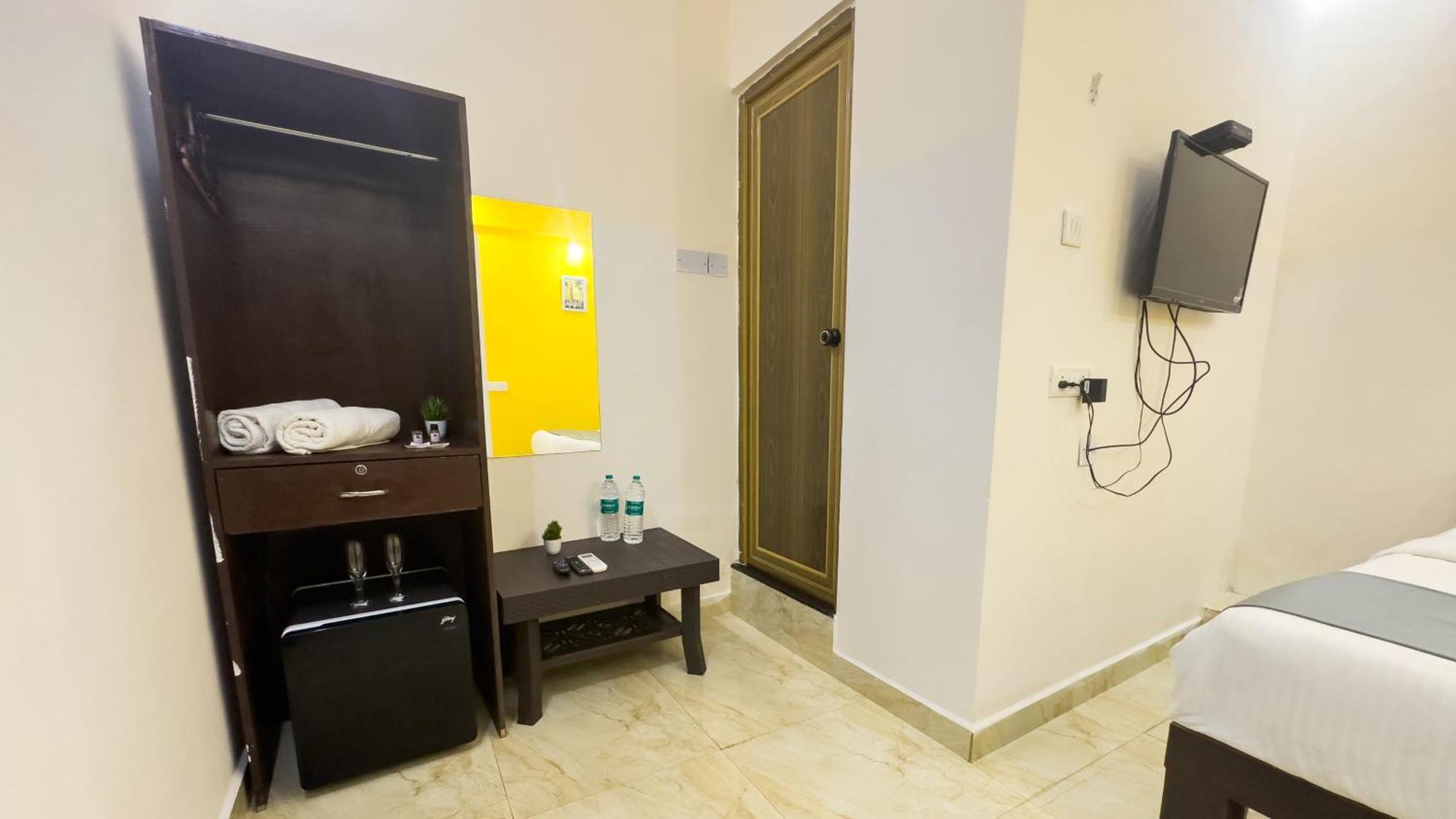 Hotel Candolim Aloft Bagian luar foto