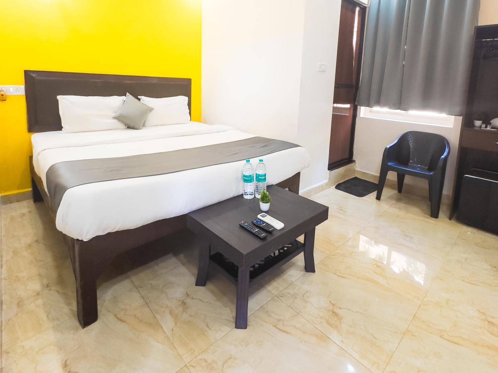 Hotel Candolim Aloft Bagian luar foto
